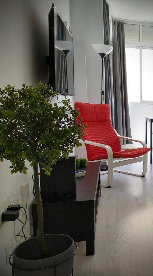 Amplio estudio,vista mar y montaña, a pasos del centro Torremolinos Exterior foto