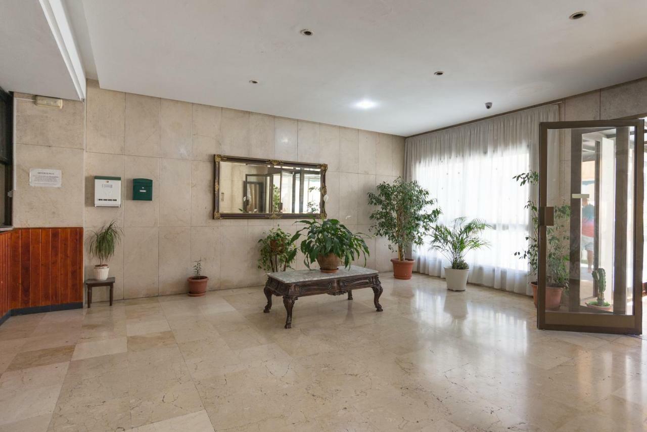 Amplio estudio,vista mar y montaña, a pasos del centro Torremolinos Exterior foto